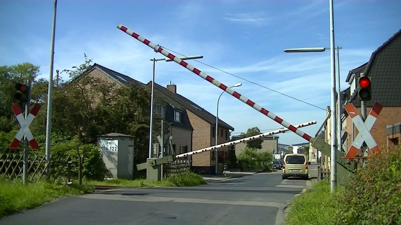 Spoorwegovergang Goch (D) // Railroad crossing // Bahnübergang