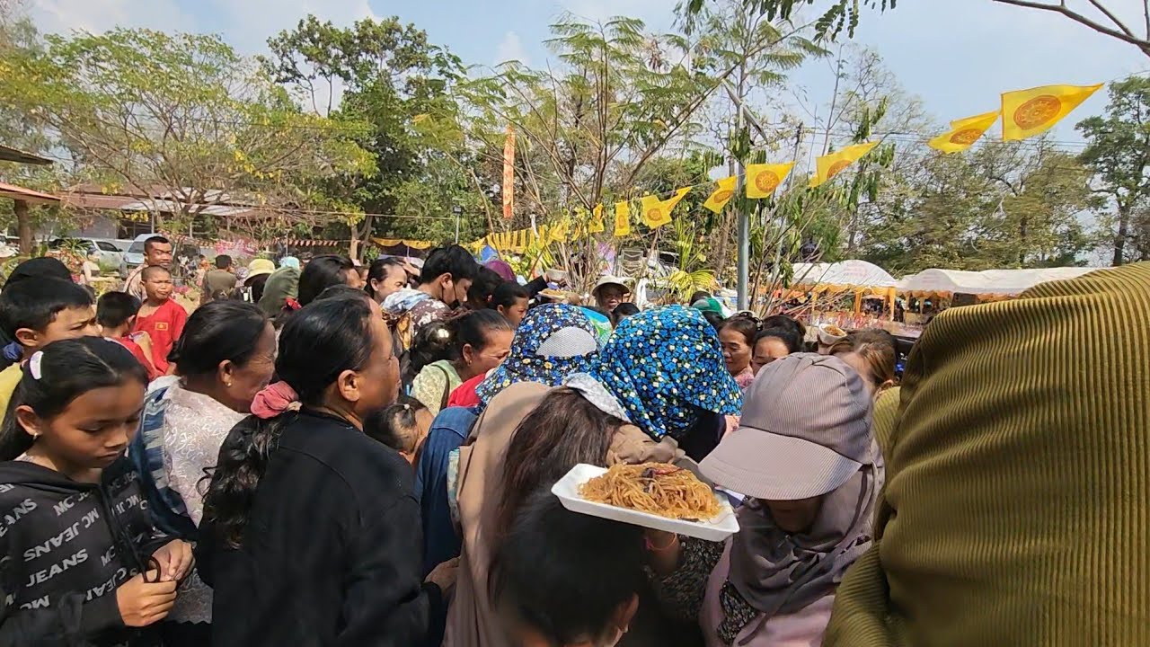 งานกินฟรีแจกของคนมาใน​งาน#สาวจ่อยมาด้วย​