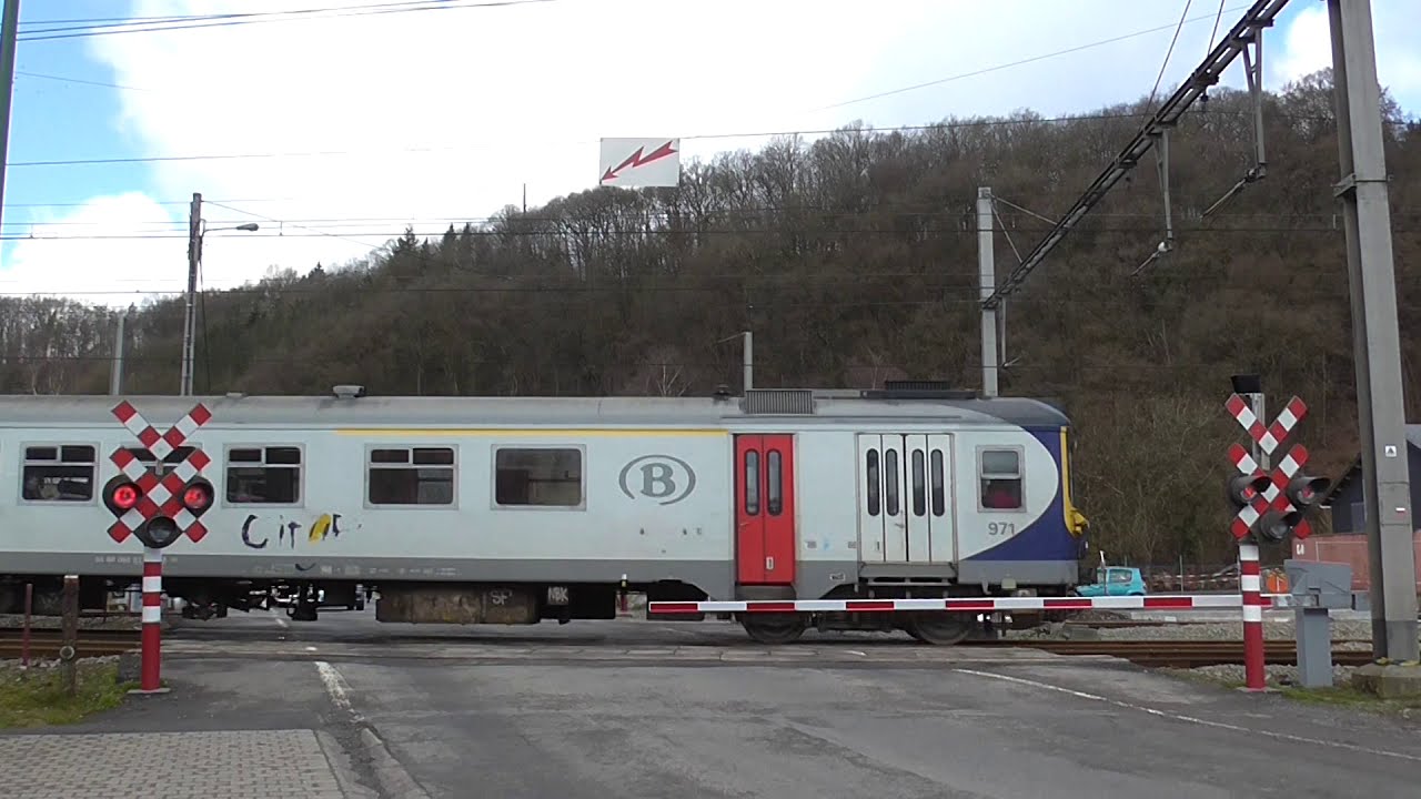 Passage a Niveau Bomal/ Spoorwegovergang/ Railroad-/ Level Crossing/ Bahnübergang