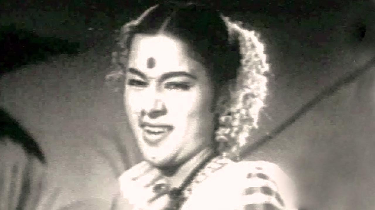 Kashi Jhokat Chalali - Asha Bhosle, Molkarin, Dance Song