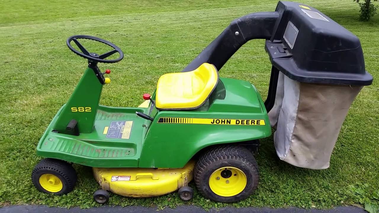 Vintage John Deere model S82 Rear Engine Riding Mower