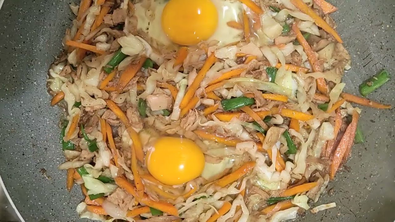 STIR FRY VEGETABLES WITH TUNA AND STEAM EGGS SUPER TASTY #food #cooking
