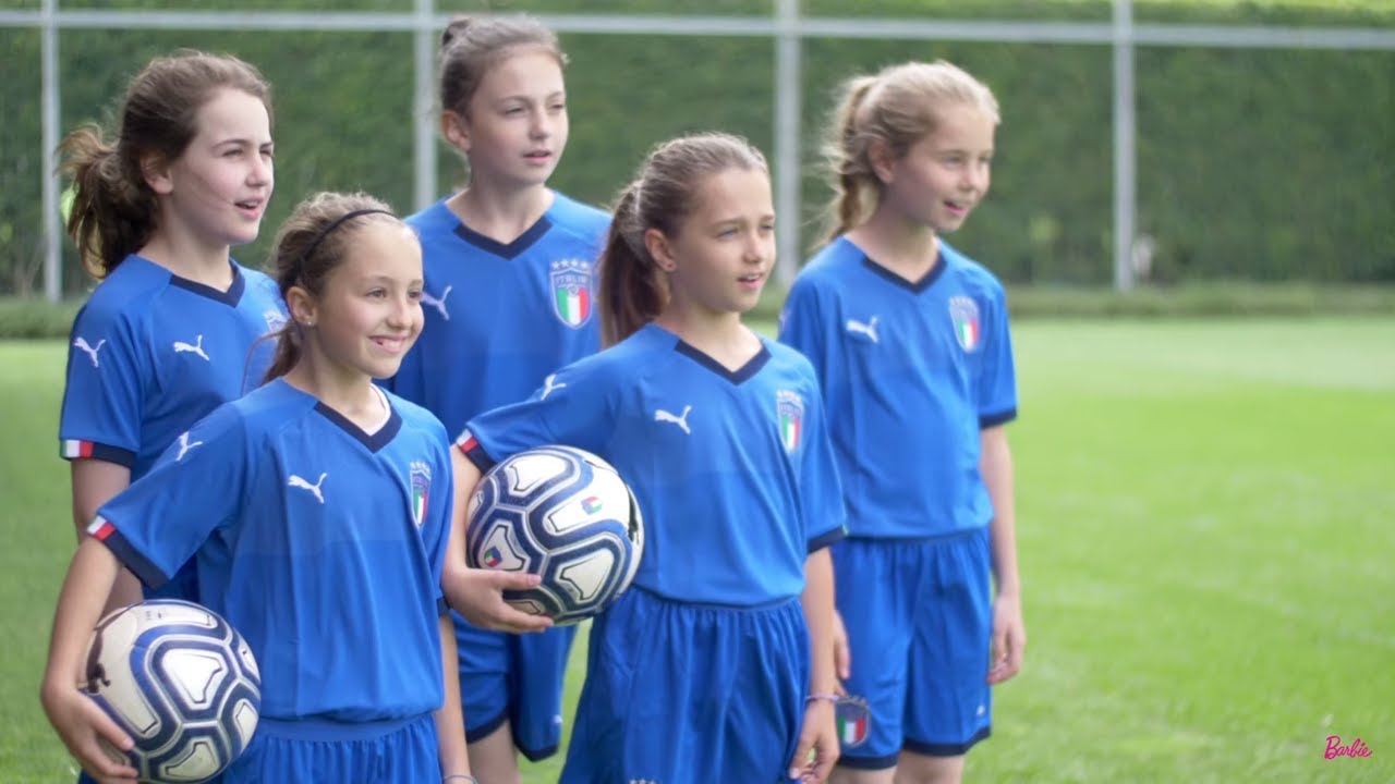 Puoi essere una Calciatrice con la Nazionale di Calcio Femminile! | @BarbieItalia