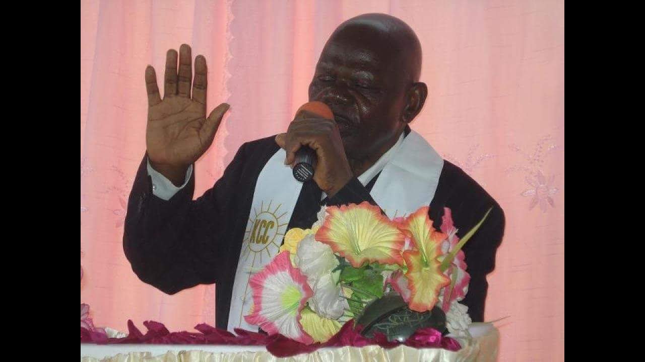 Predication du prophète DIZOLELE MPUNGU W. Isaac, à MUANDA 2013
