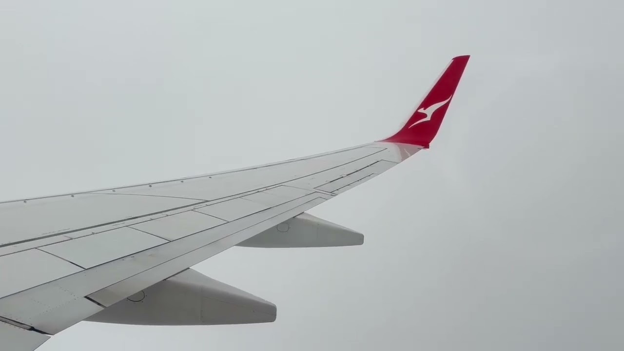 Smooth Take Off Qantas Airways QF615 from Brisbane to Melbourne on Rainy Morning