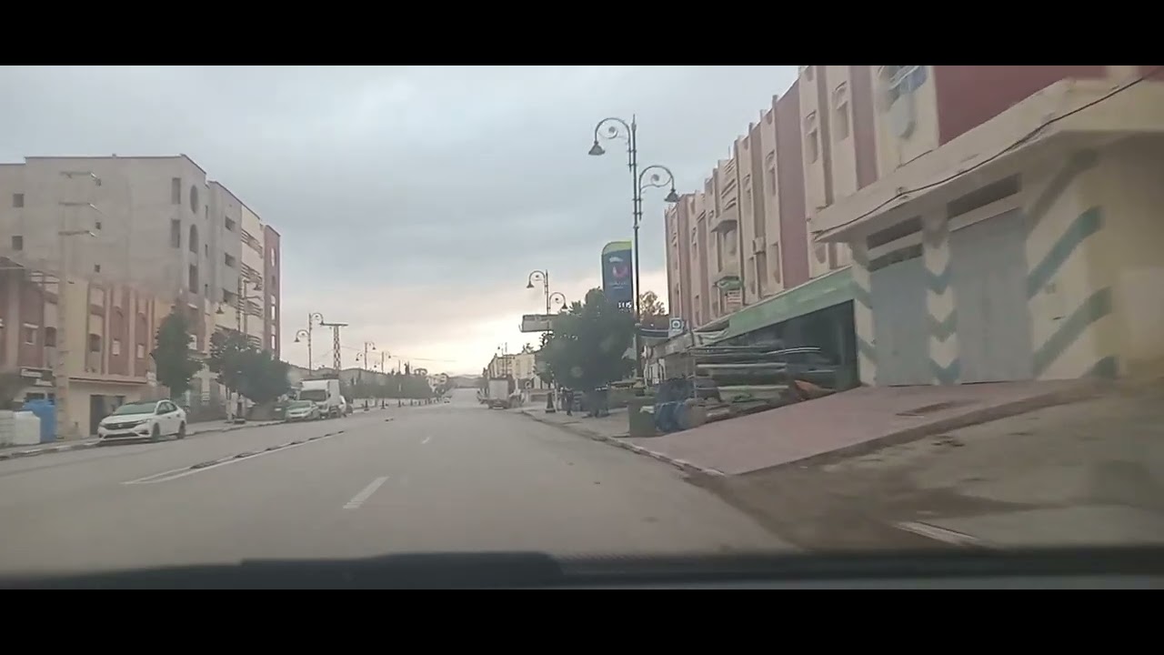 قرى صغيرة وبسيطة  تتواجد على الطريق