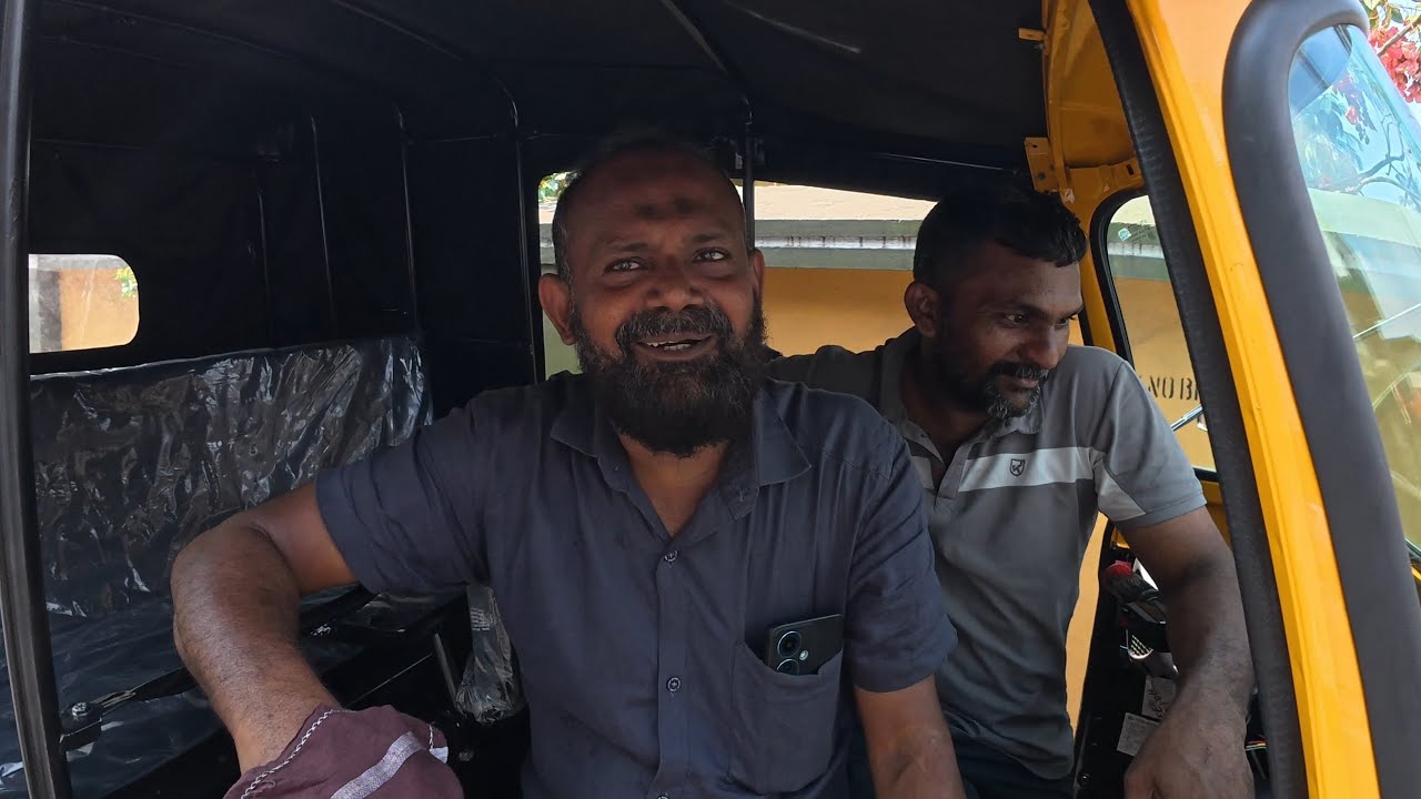  നൗഷാദിന്റെ വർക്ക് ഷോപ്പിൽ തിരക്കോട് തിരക്ക് എന്റെ വണ്ടി ബോഡി വർക്കിന് ചെന്നപ്പോൾ 😀🙏#autokaran 