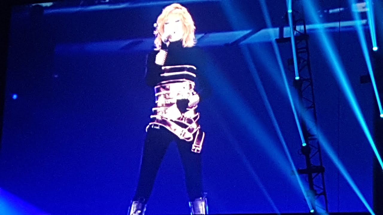 6 CONCERT MYLENE FARMER