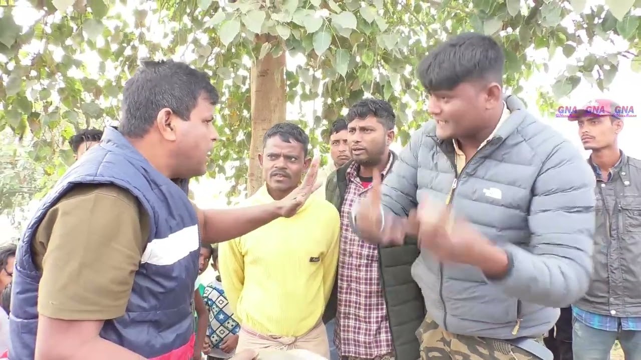 মাছ কিনতে টাকা লাগ