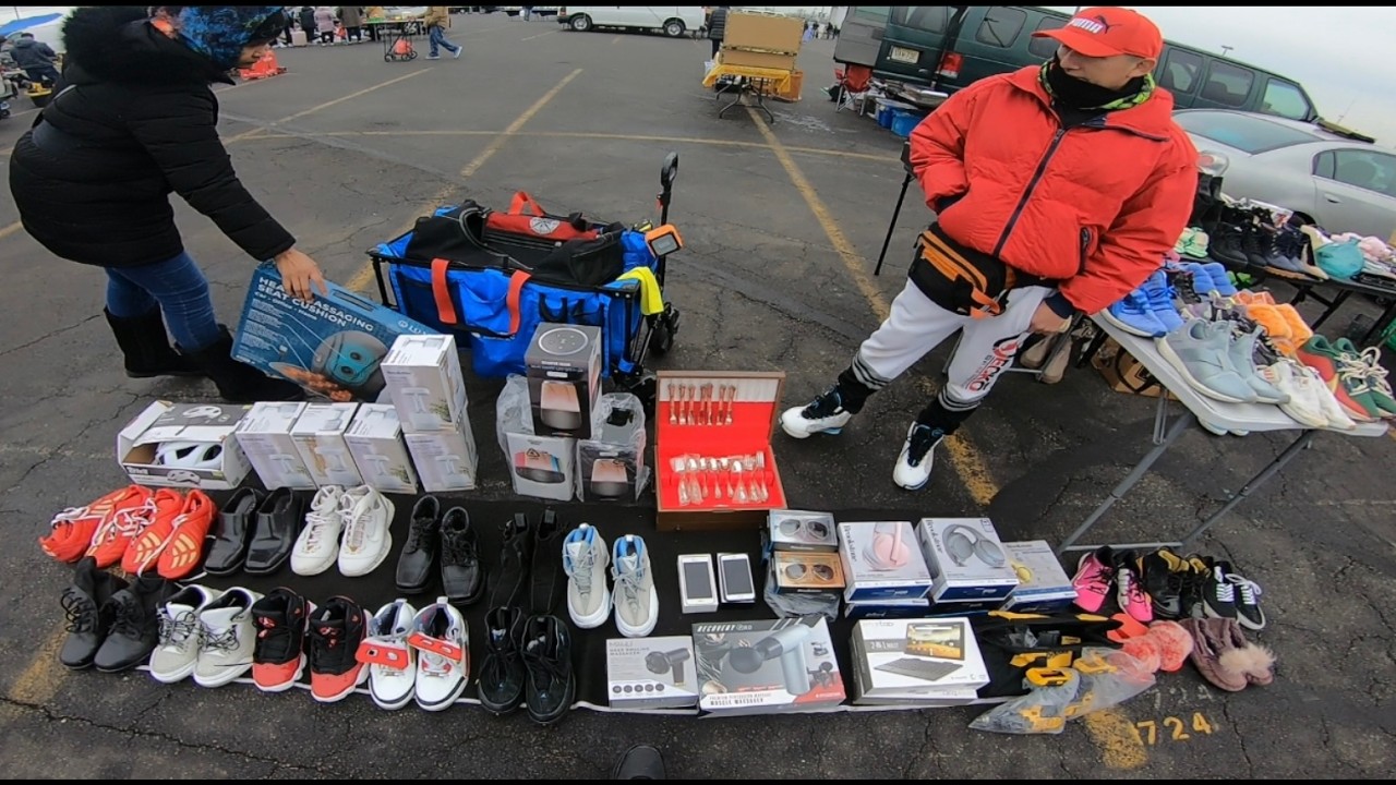 TRAVIS SCOTT JORDAN 4s AT THE FLEA MARKET. ALMOST PASSED ON THIS VINTAGE NJ DEVILS HOCKEY JERSEY!