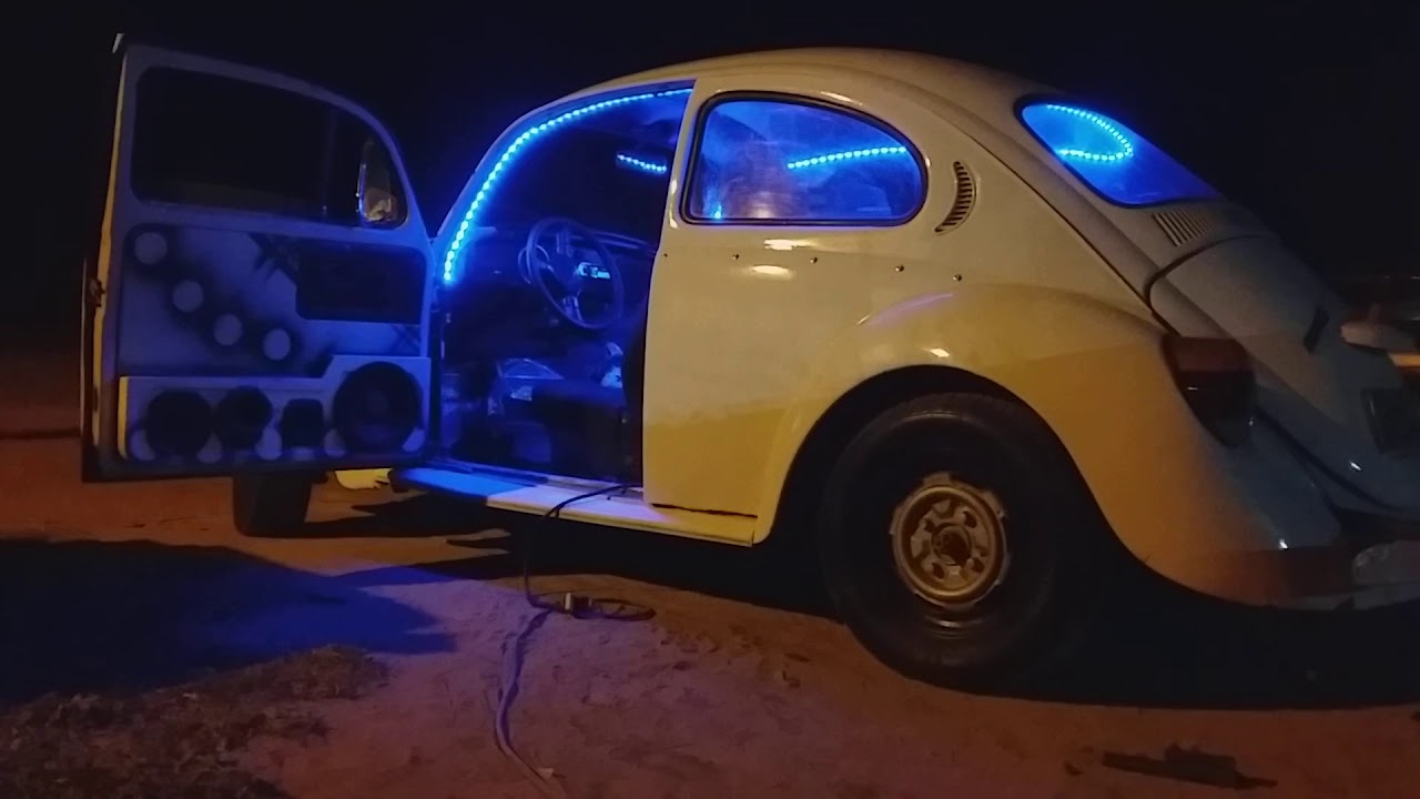 Fusca tocando forte