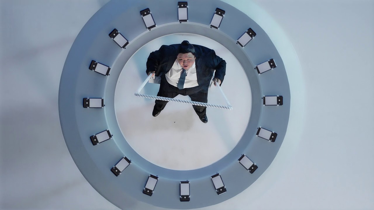 Swing with 32MP Front Elevating Camera