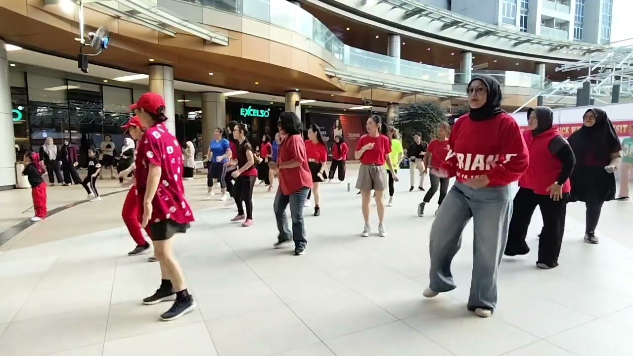 Happy kalau sudah gerak-gerak badan begini.. #zumbalovers  #zumbamedan