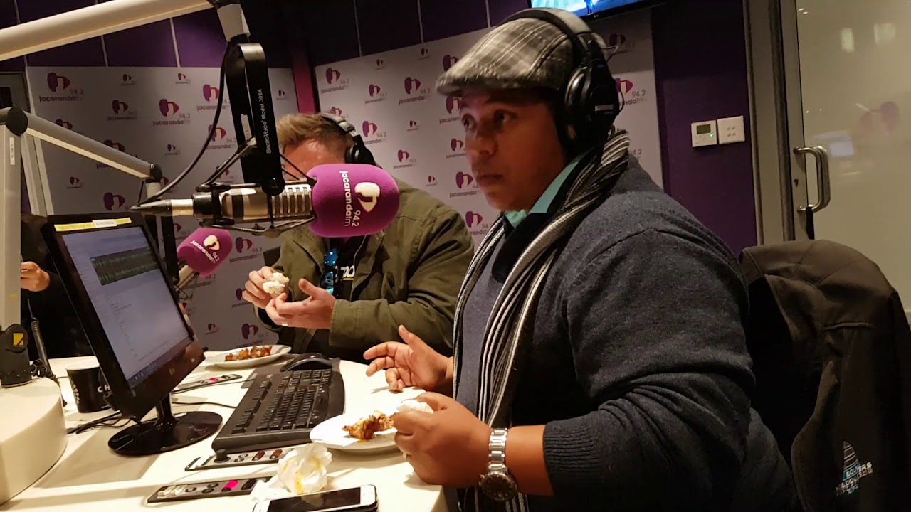 Alvin Bruinders and Gerhard Steyn try Ghost pepper chicken wings