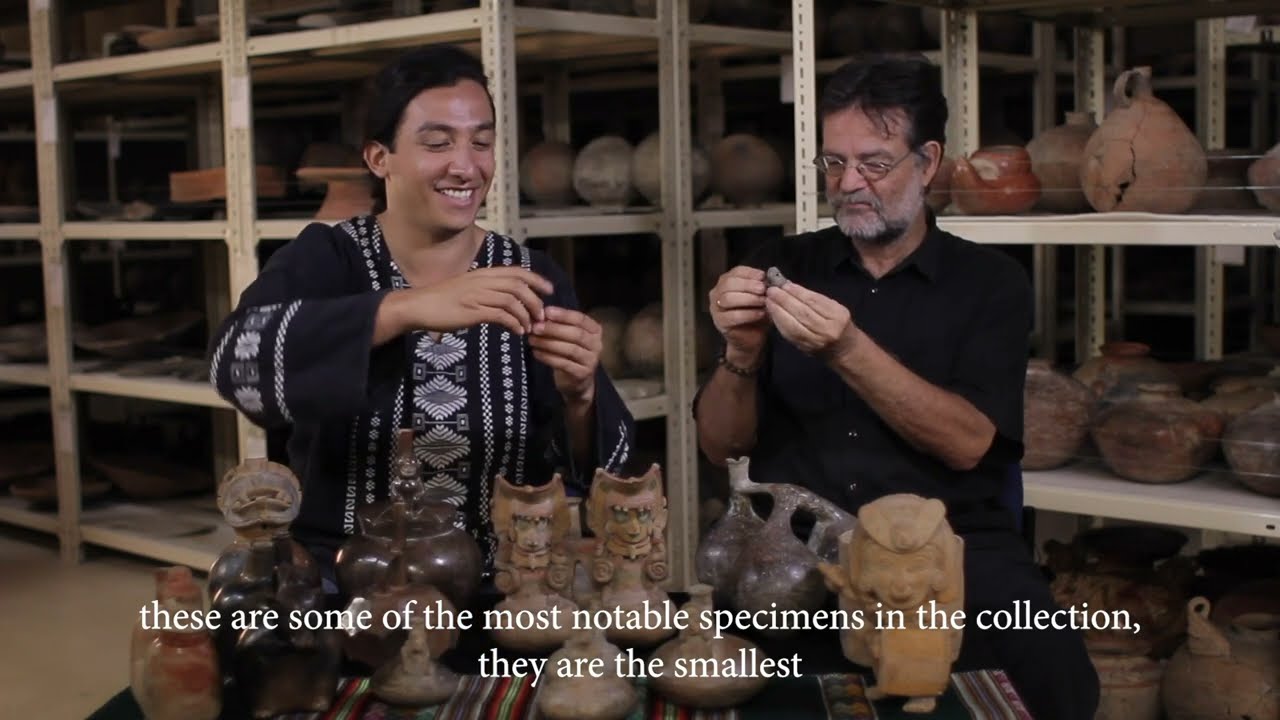 BOTELLAS SILBATO DEL ECUADOR PRECOLOMBINO - JOSE PEREZ DE ARCE / ESTEBAN VALDIVIA - MUSEO MAAC(2015)