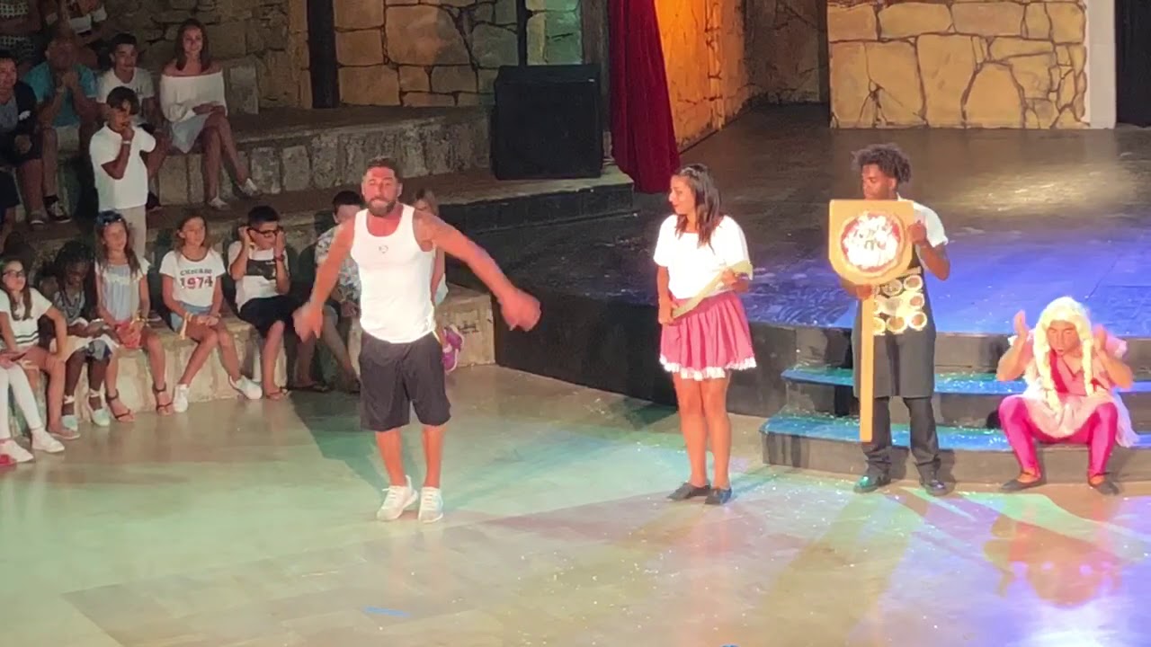 Brucoli Village Aeroviaggi   Cabaret 2018   Se non fossi stato animatore...