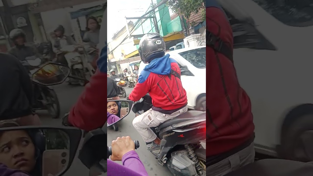 KEGIATAN DI JALAN SETELAH KEGIATAN PRIVATE JAIPONGAN DI SANGGAR BANDUNG