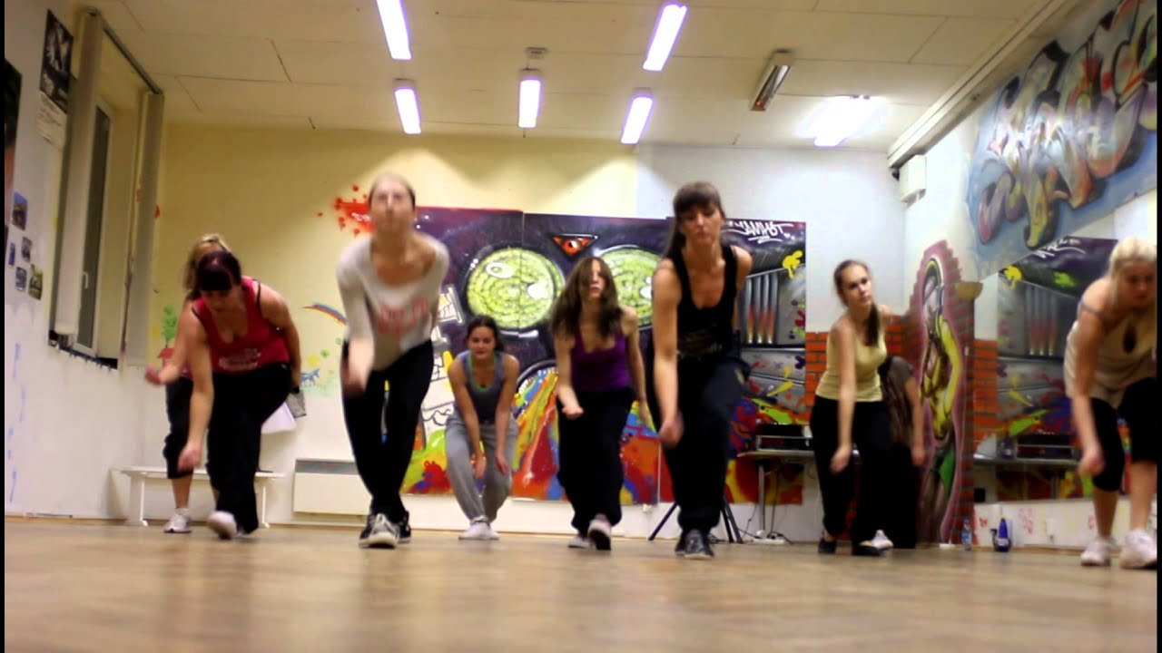 Dh Gyals practicing @ Free Flow Studio