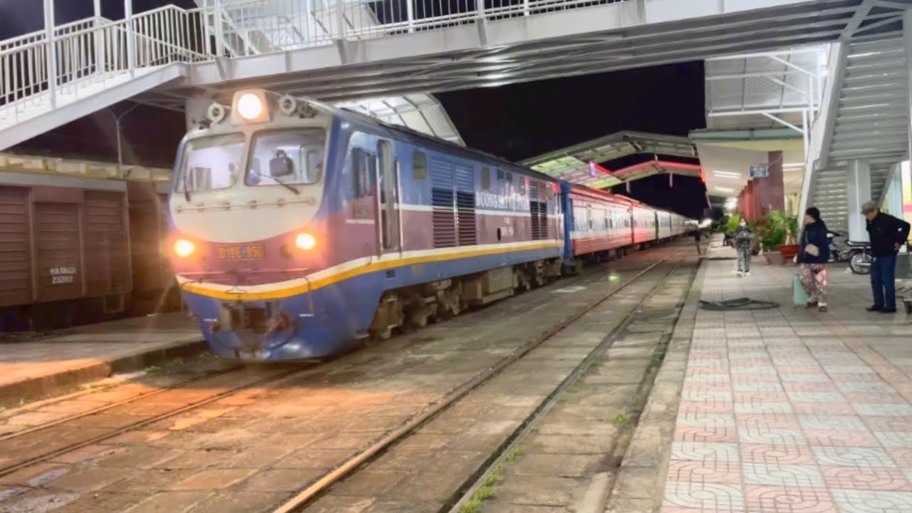 Hành trình tàu hỏa Nha Trang-Tuy Hòa trên tàu SE12 từ 4h26p sáng ngày 20/3/2025
