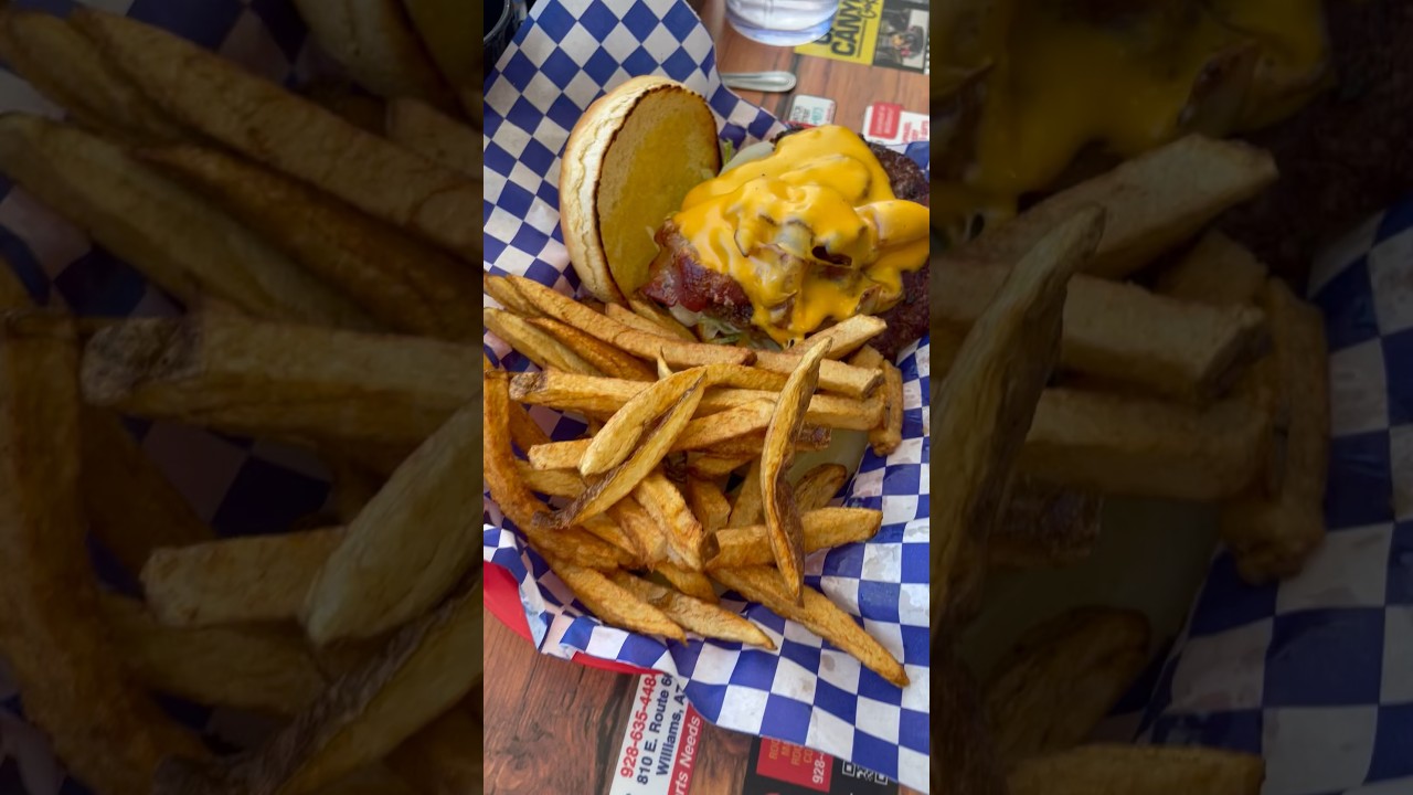 Classic American diner Route 66 delicious food!! 🍔🥞 