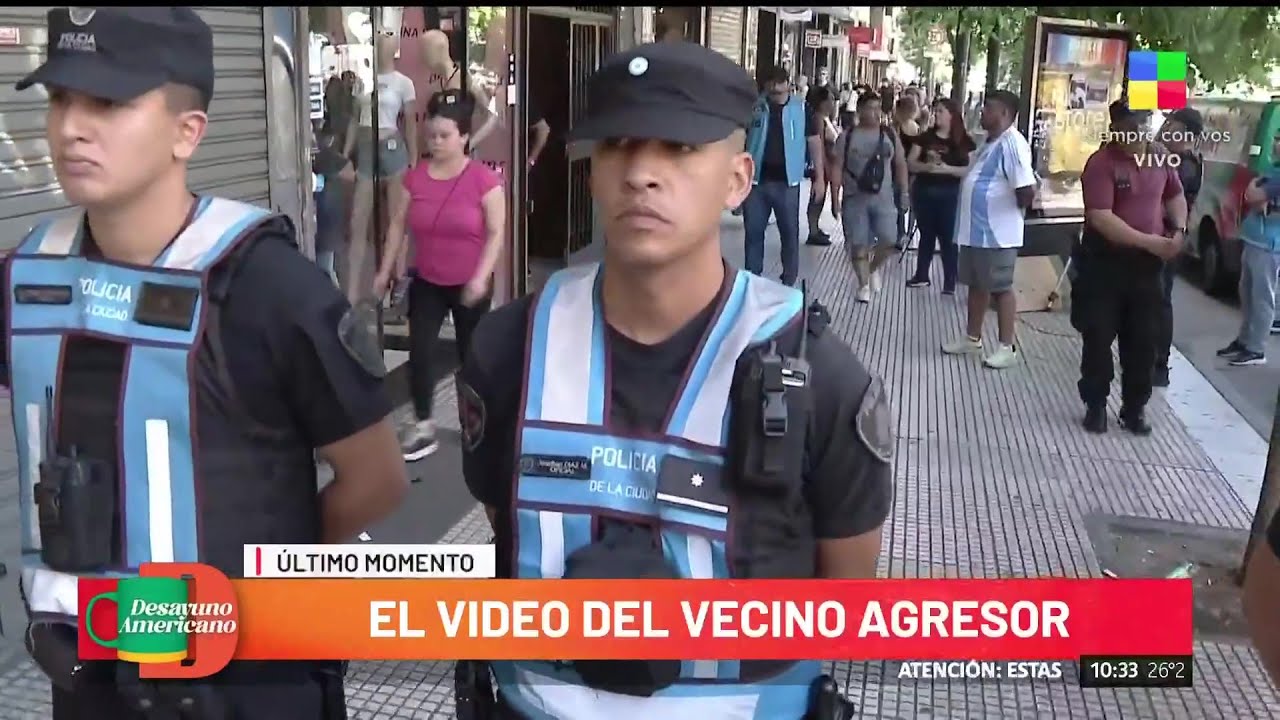 🔴AHORA: Se llevan en ambulancia al vecino denunciado por agresiones