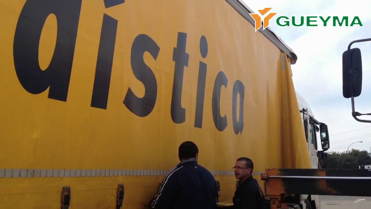 Descarga carretillas elevadoras con camion grúa