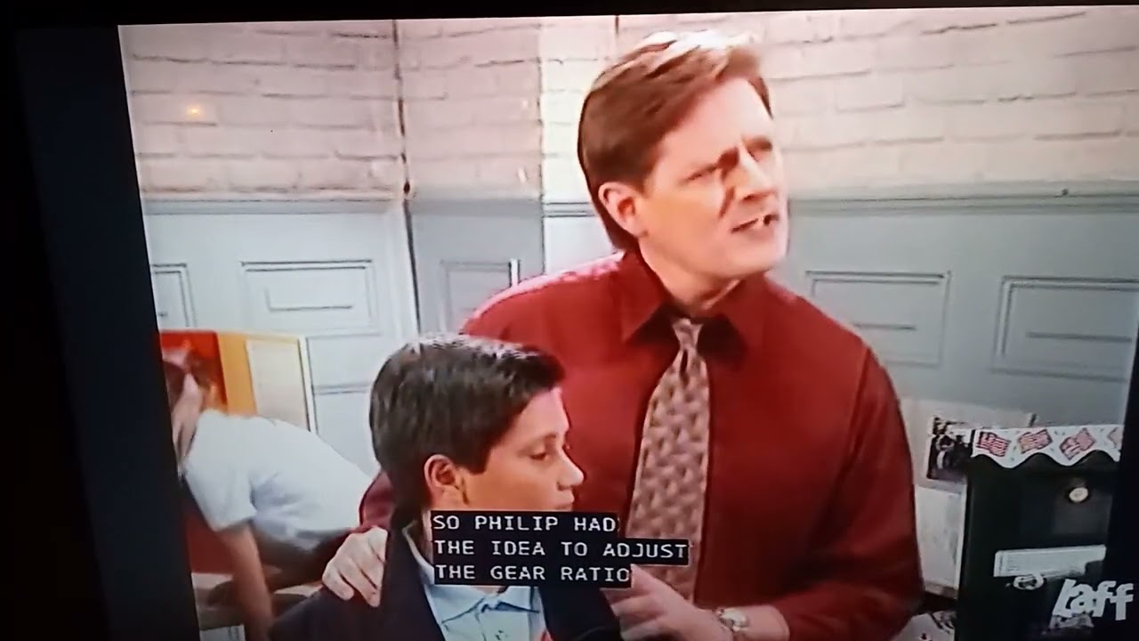 Does anyone know the actors name with the tie?