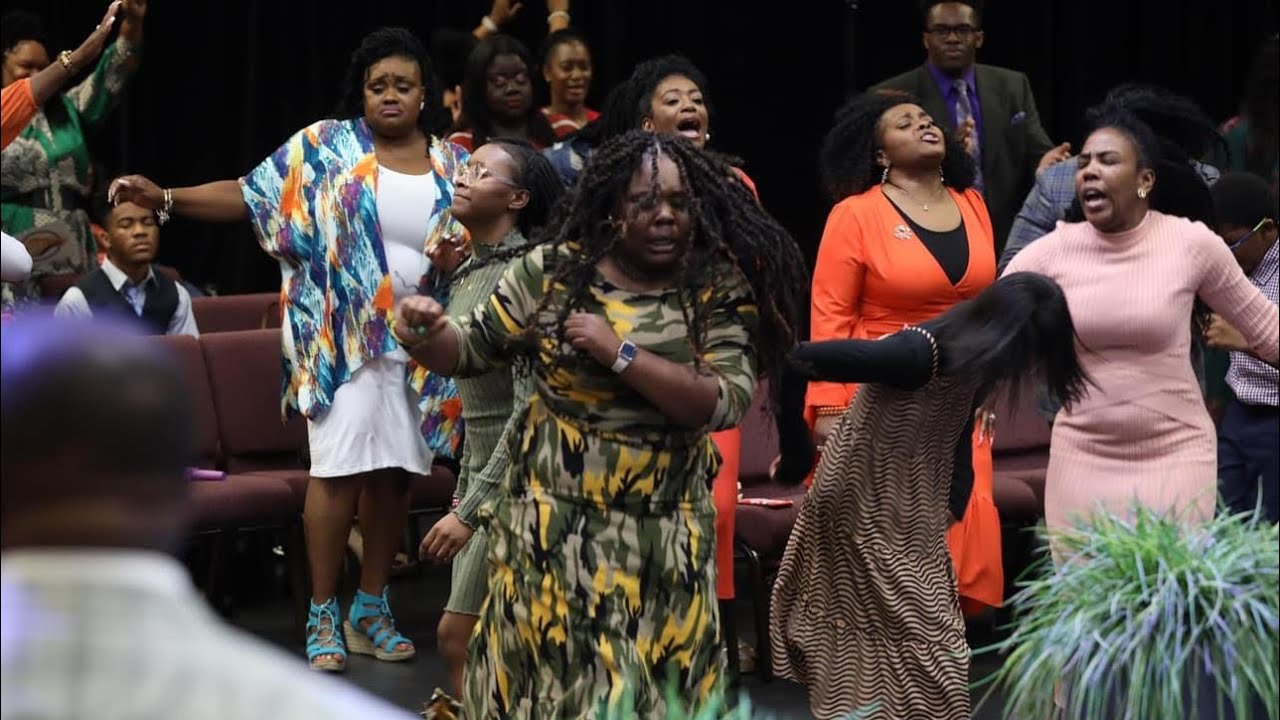 🙌🔥 Watch This Crazy “I Survived It” Praise Break With Pastor Mark Moore Jr.