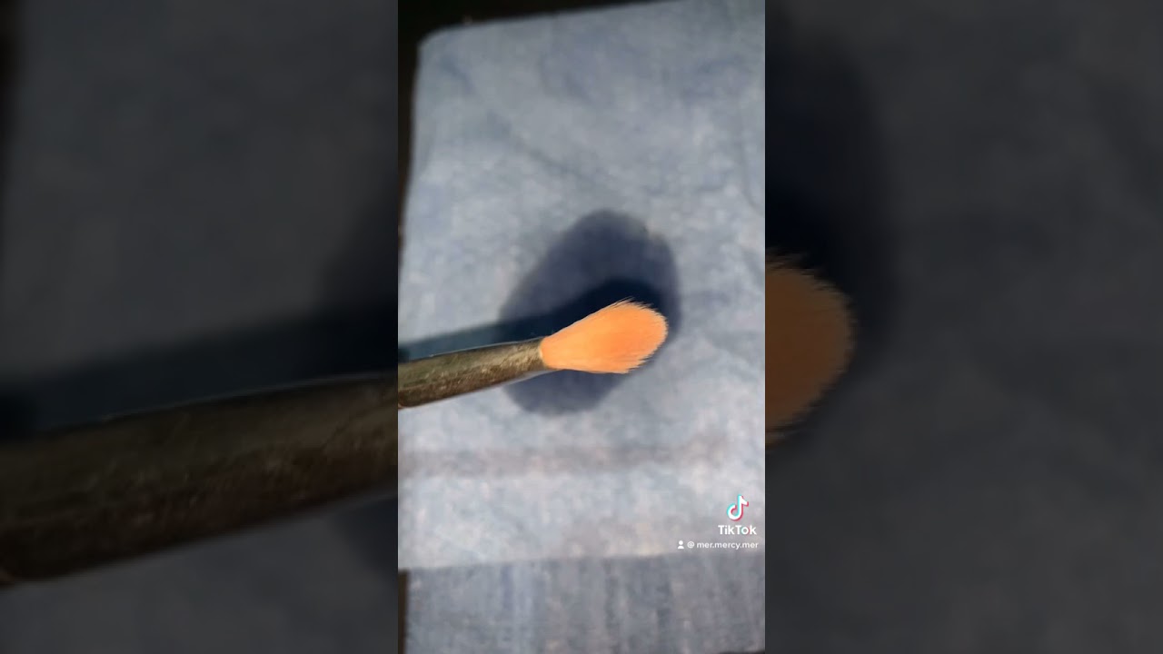 Brush cleanser MAC cosmetics