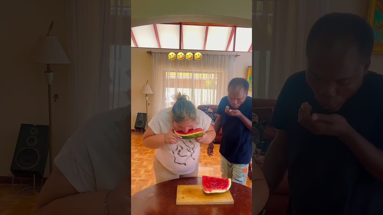 Jugando con mi pareja mientras comiendo♥️♥️