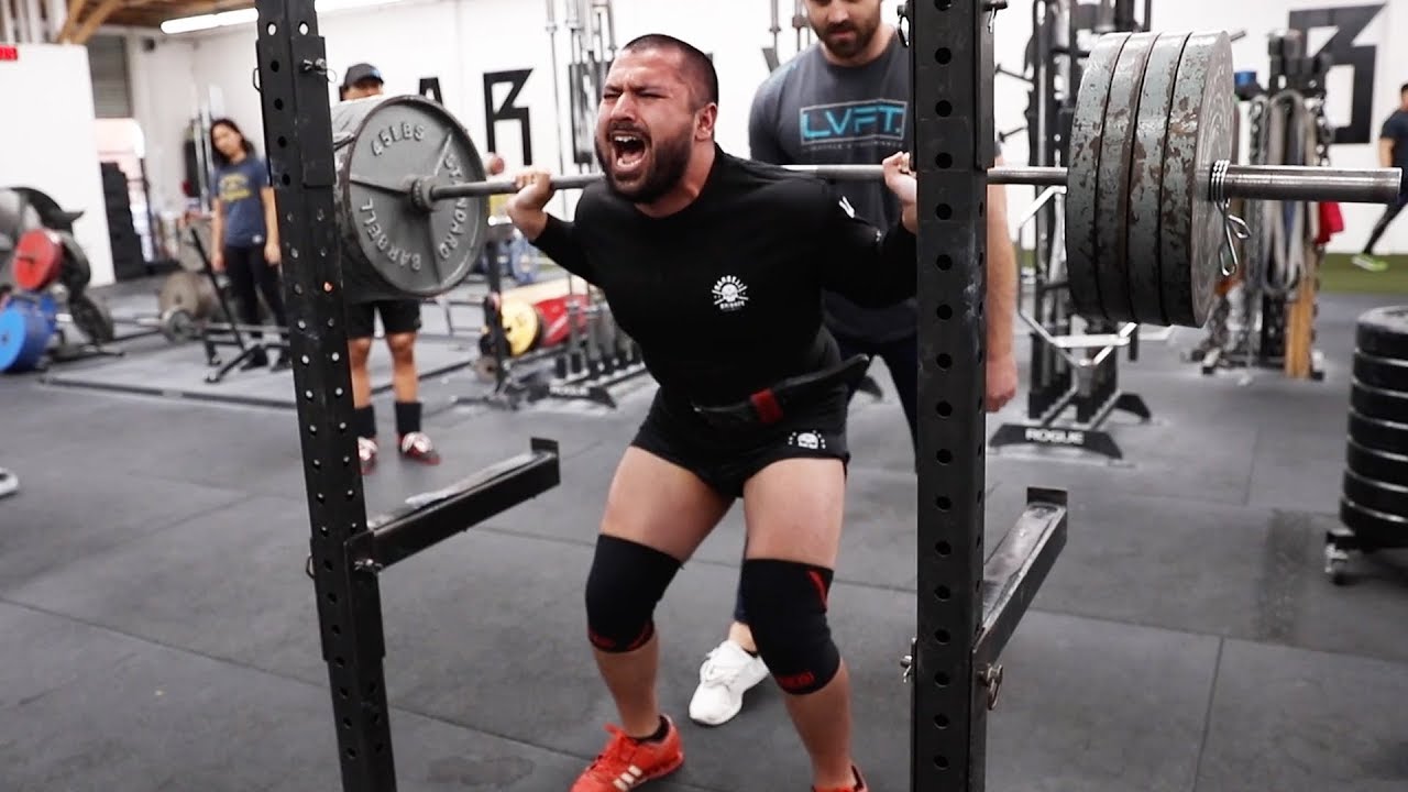 SQUATTING 405 FOR 20 REPS ATTEMPT