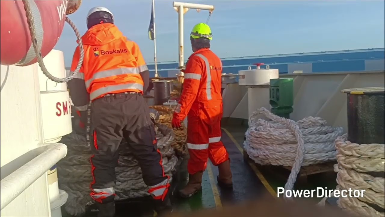 A day in my life of being able bodied seaman in offshore vessel 