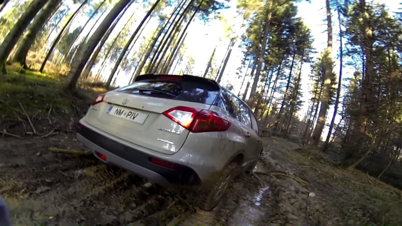 First time stuck in  mud SUZUKI VITARA 2016