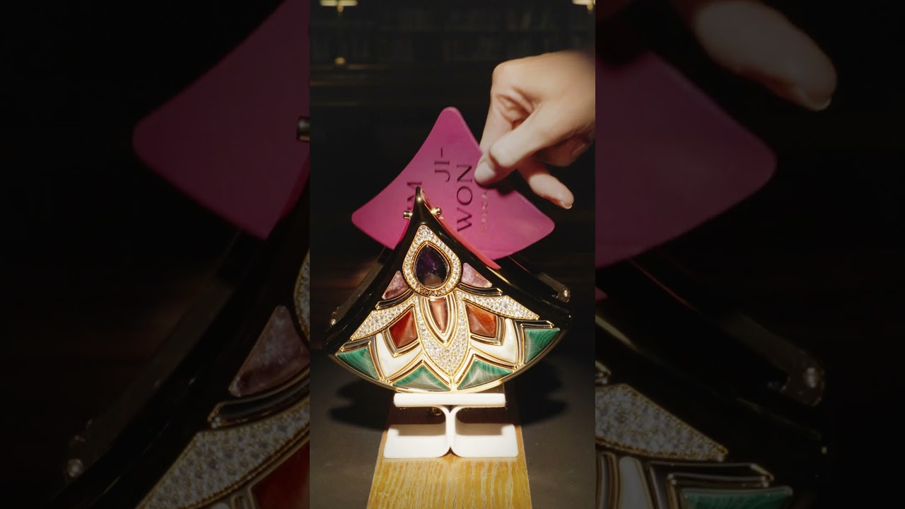 Reimagining timeless symbols into wearable objets d’art. | Bvlgari Icons Minaudière Collection