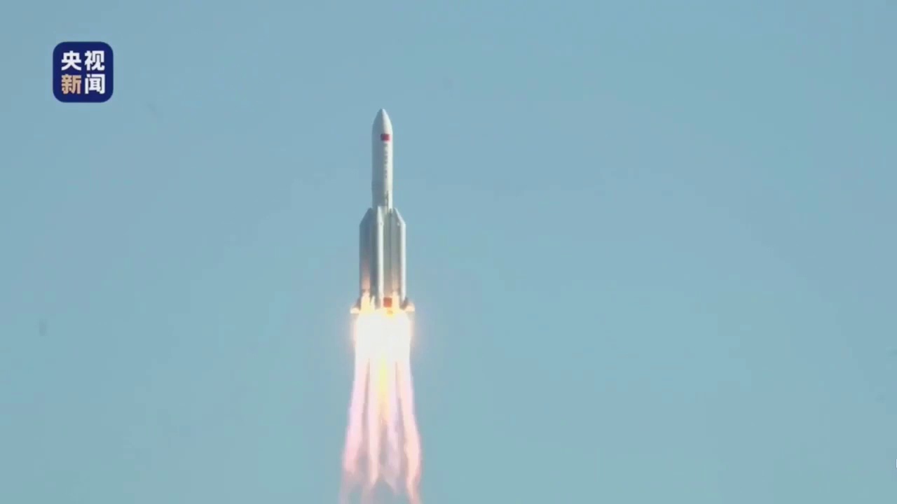 China lanz&oacute; una nueva nave espacial, un pasaporte para vuelos tripulados a la Luna