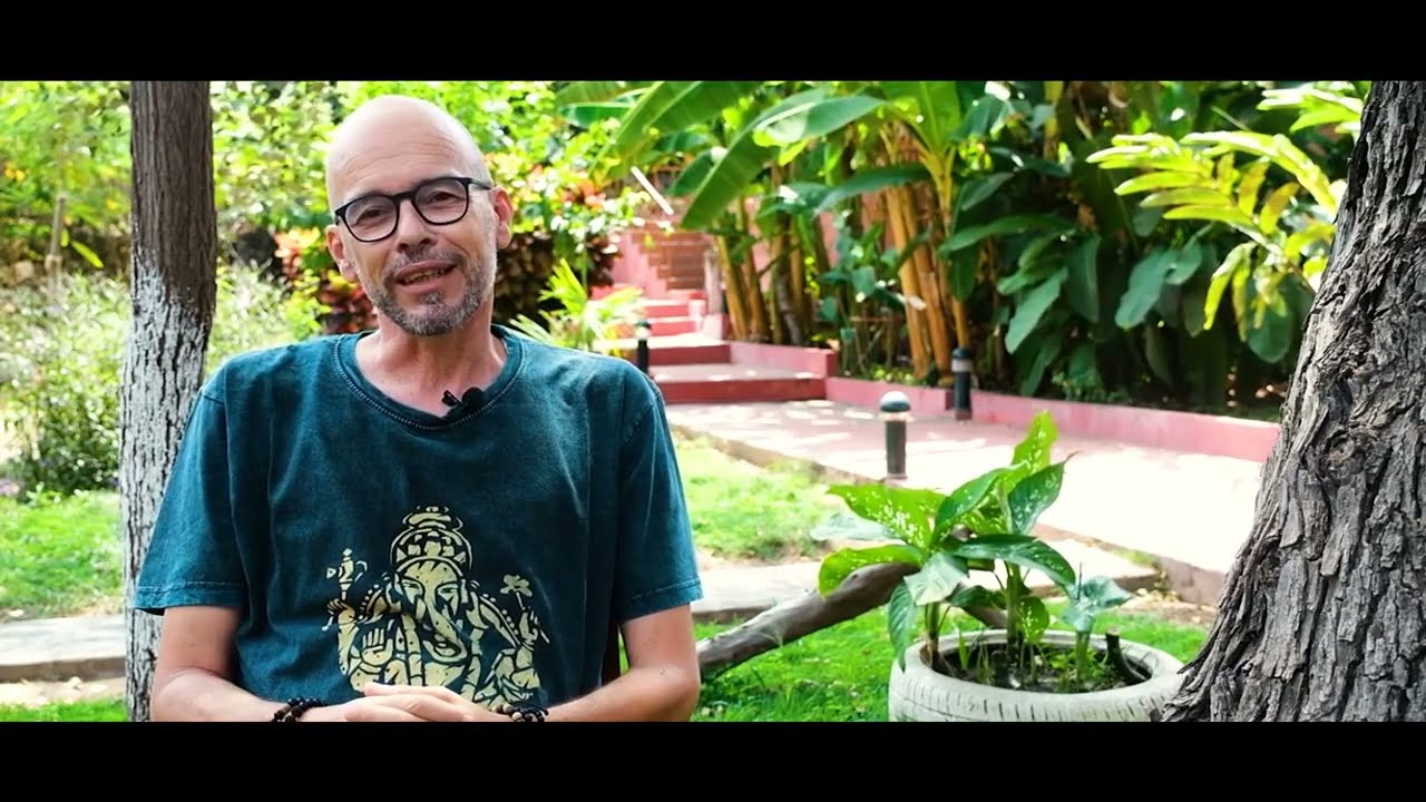 Entre Angola e Portugal: Infância e Identidade no Ano da Independência, João Neves