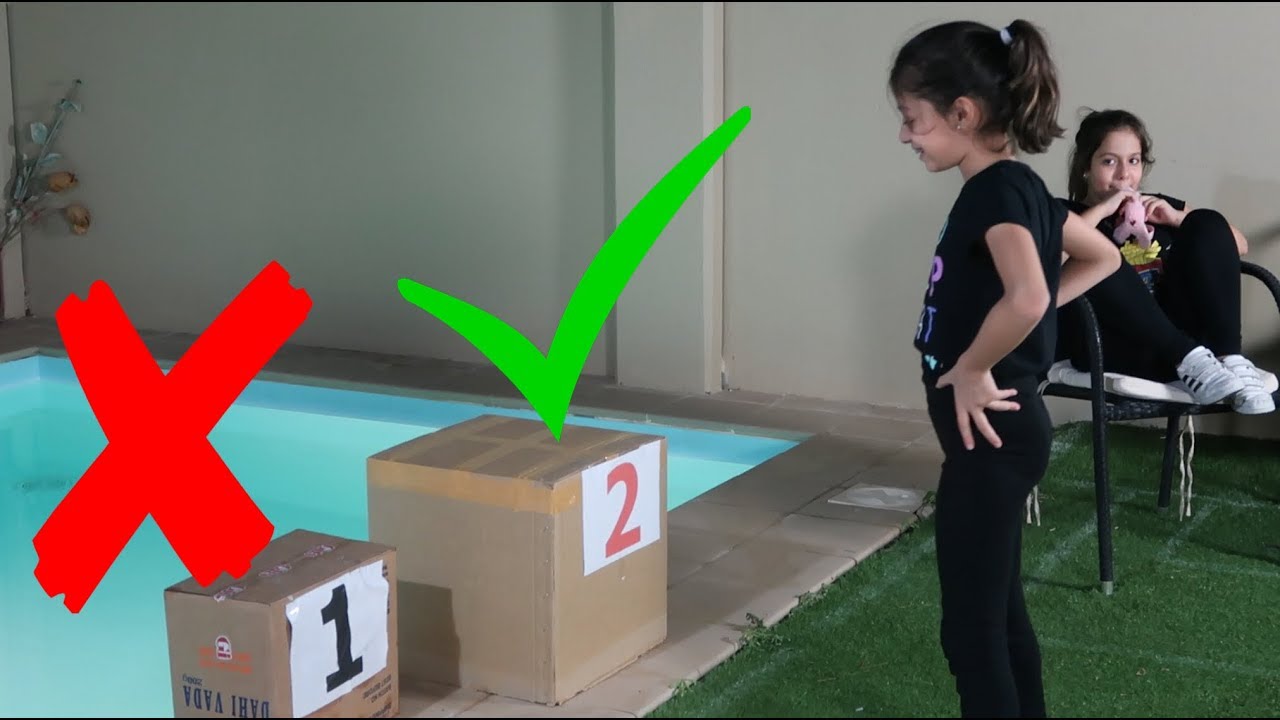 تحدي لا ترمي الصندوق الخاطىء بالماء ! !!DONT Push the Wrong MYSTERY BOX into the Water