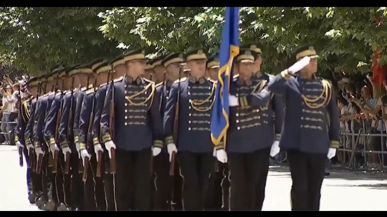 Kosovë, mbahet parada me rastin e 25-vjetorit të Çlirimit (E plotë)