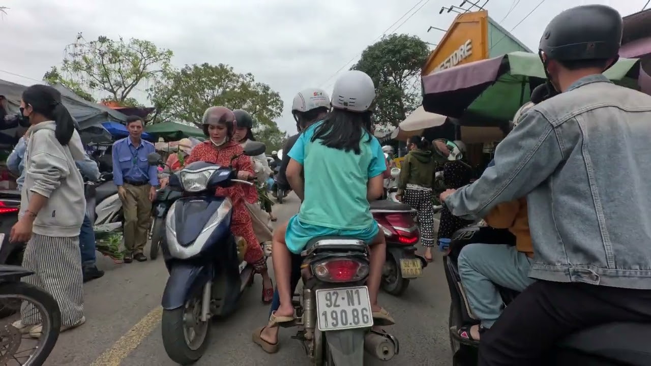 Chợ huyện 28 tháng Chạp 017585