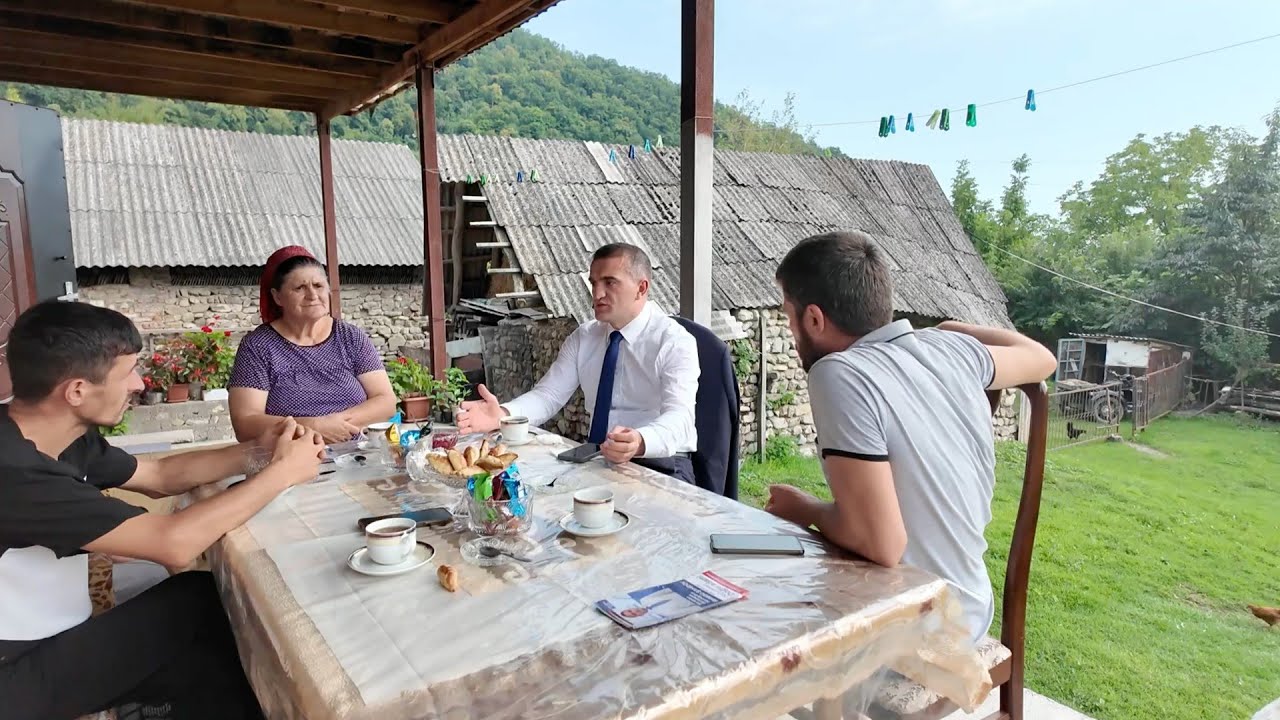 Deputatlığa namizəd Əhməd Şahidov Qax rayonu Zərnə kəndində Aslanovlar ailəsini ziyarət edib