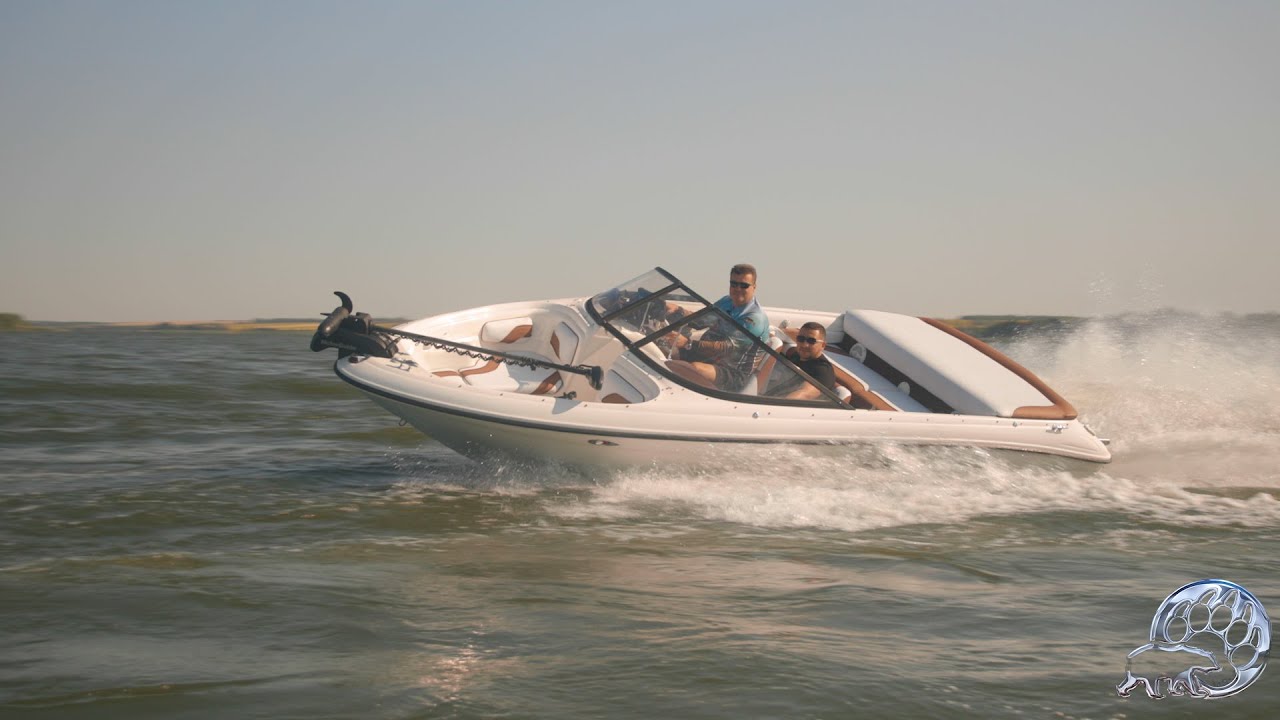 Bow Rider 
