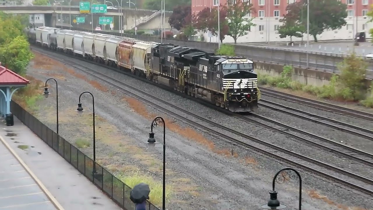Sunday Mid-October Railfanning in Altoona, Pennsylvania, Featuring Amtrak 145 and 130!