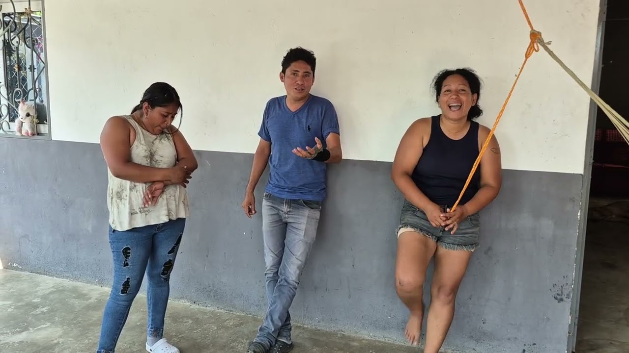 KARINA tiene el teléfono de DOÑA VICKY y ella intento ocultarlo