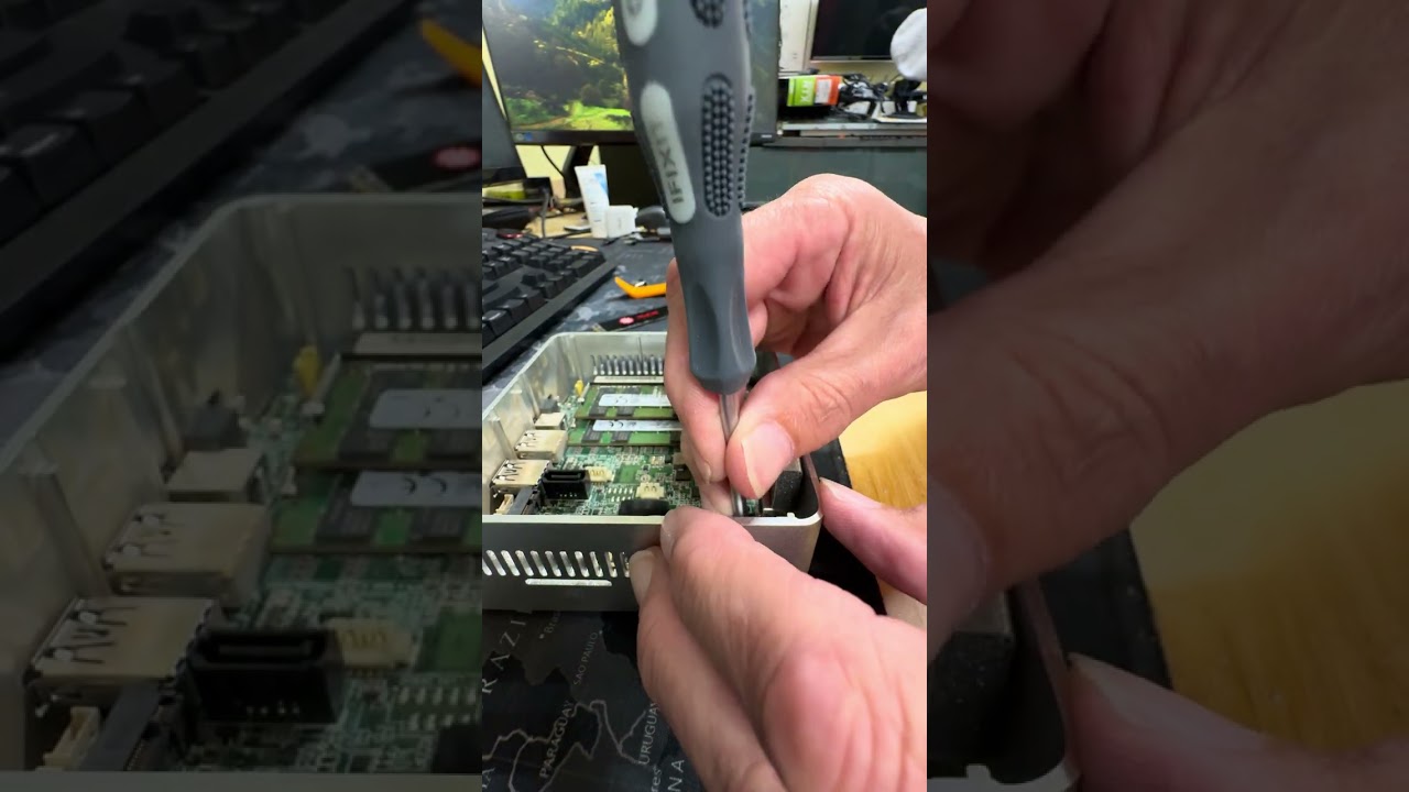 Dismantling an Intel NUC 6 i5 to replace the CMOS battery