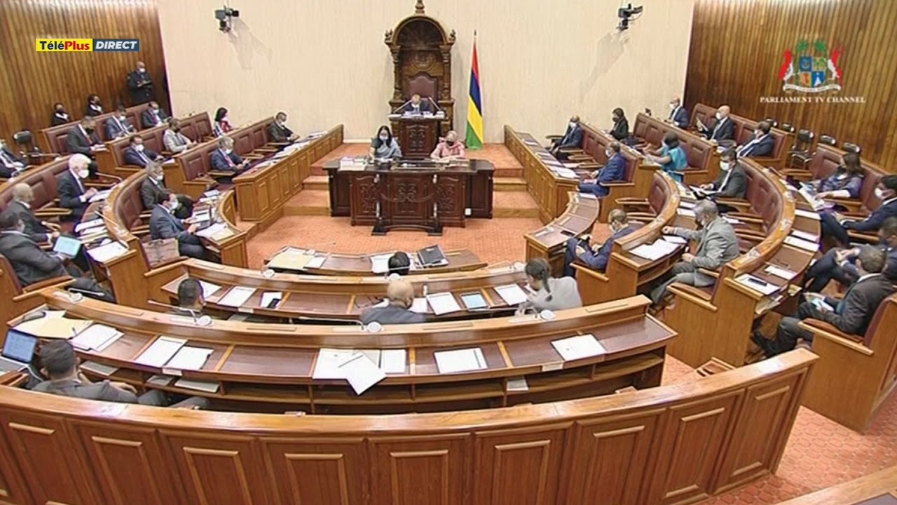 Parlement : suivez la s&eacute;ance des questions adress&eacute;es aux ministres