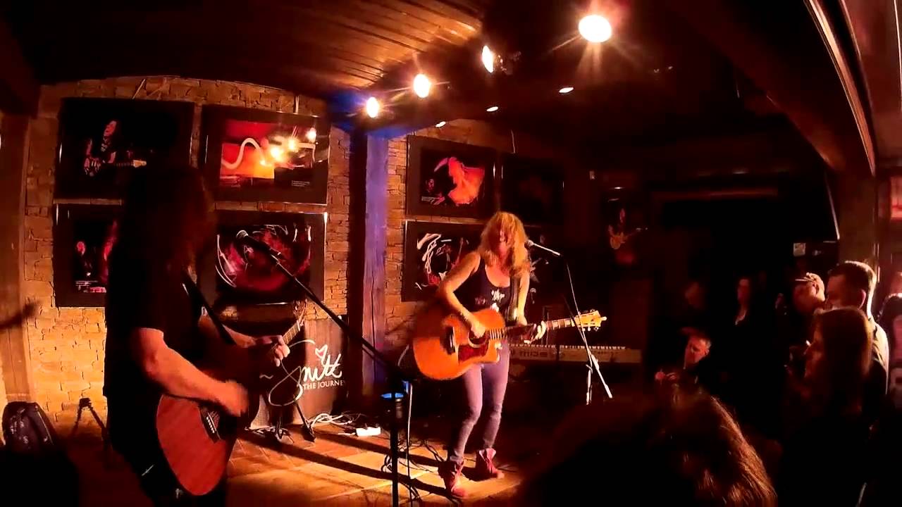 Sara Smith in HRP Pamela Torun 3LittleBirds