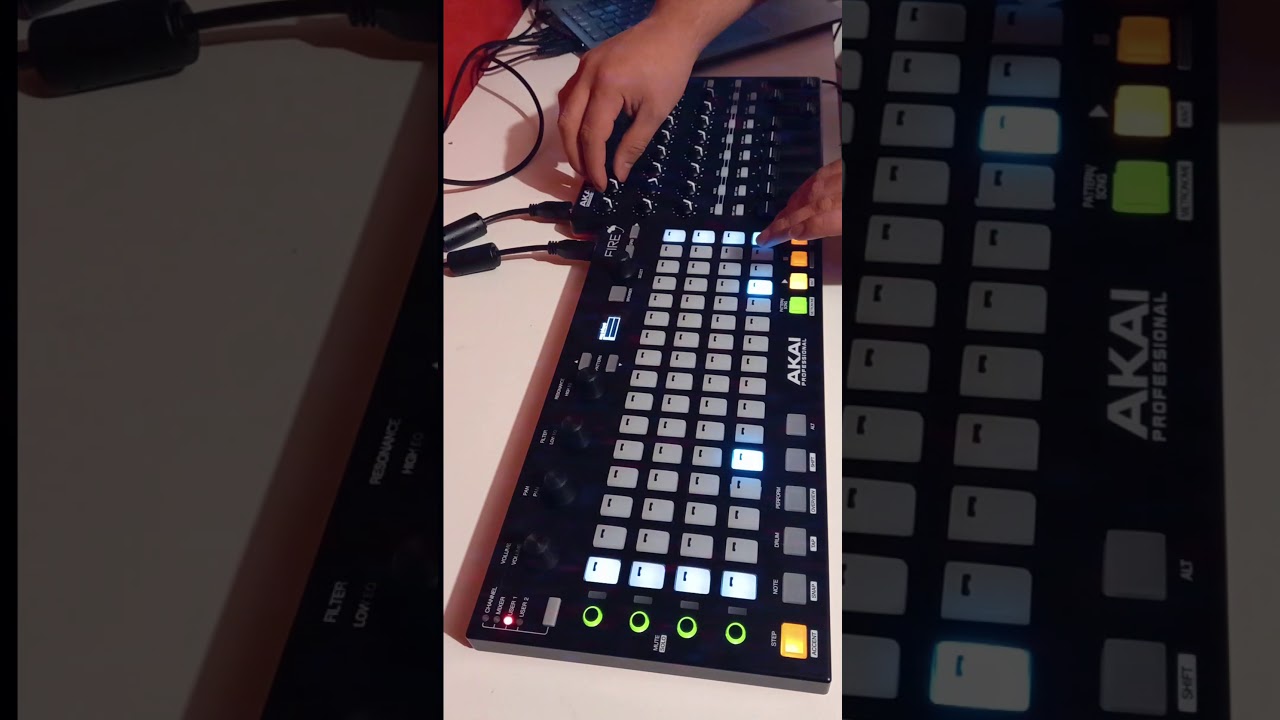 DubTechno session (Akai Fire & Akai Midimix). Fl studio.
