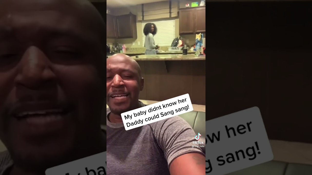 Dad sings in front of daughter l AMAZING REACTION! l 😲🎤