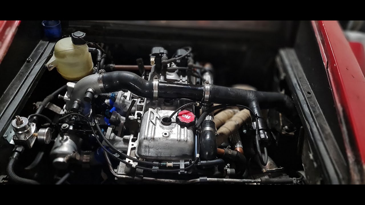 Et si on regardait le circuit d'alimentation en carburant pour ce proto 1600 turbo