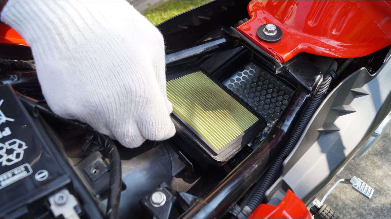 Honda CBF125 - Air Filter Replacement